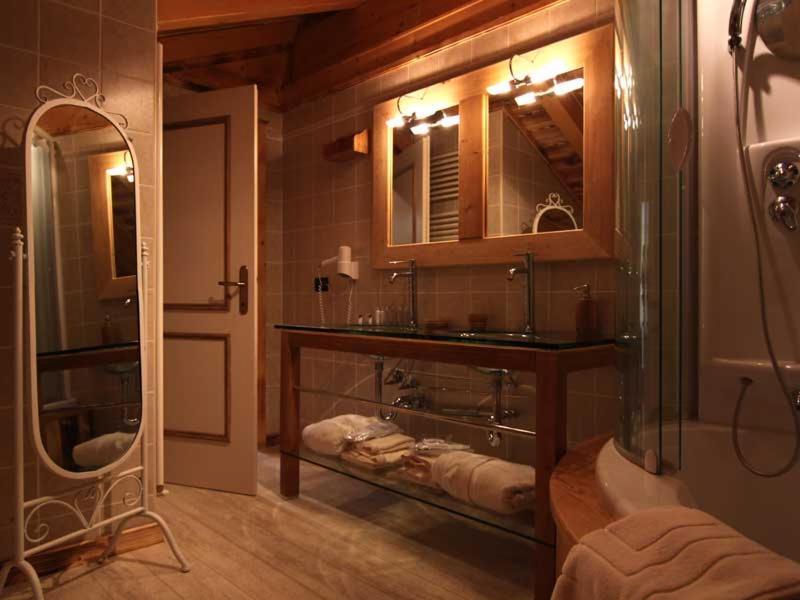 Hotel Letterario Locanda Collomb La Thuile Eksteriør billede
