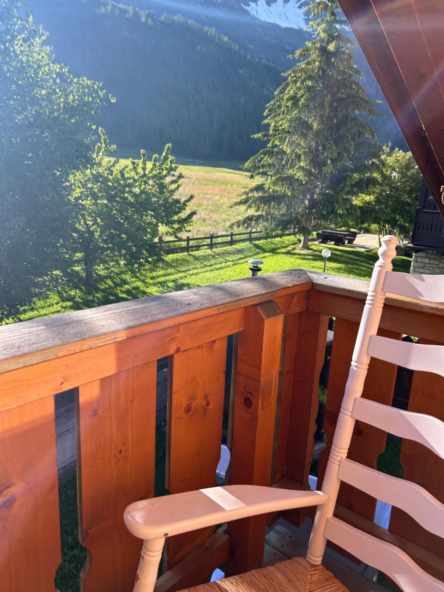 Hotel Letterario Locanda Collomb La Thuile Eksteriør billede