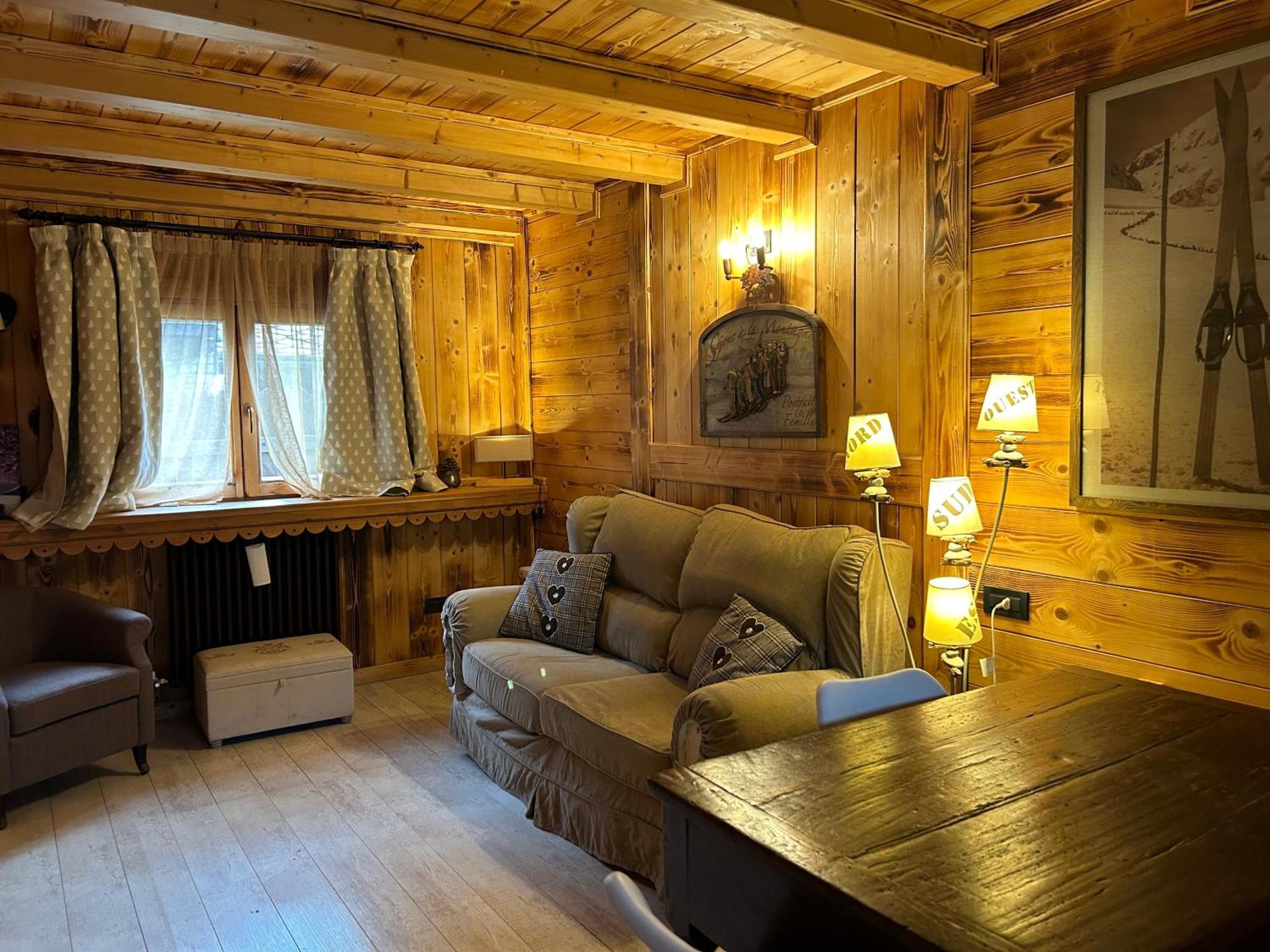 Hotel Letterario Locanda Collomb La Thuile Eksteriør billede