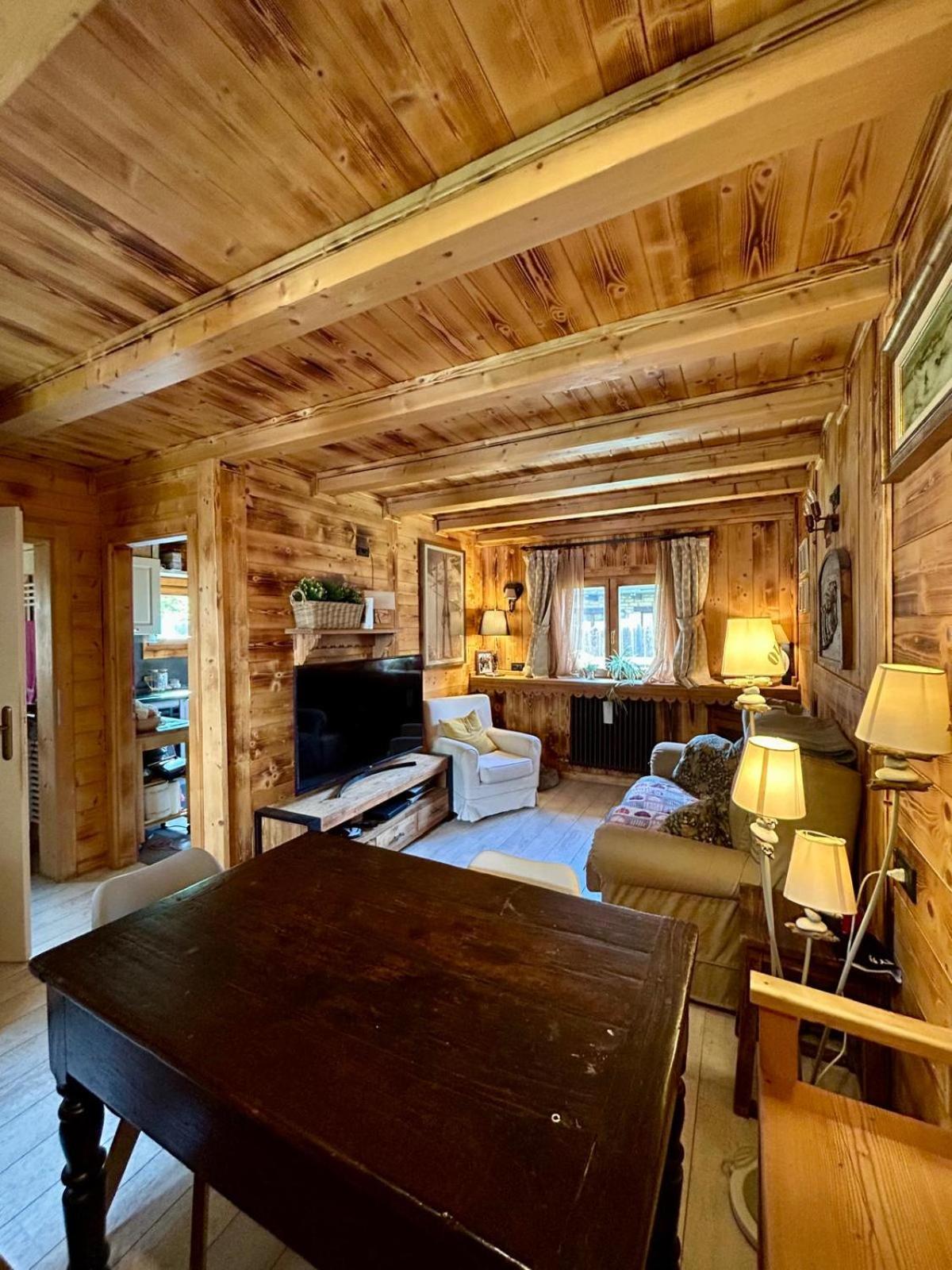 Hotel Letterario Locanda Collomb La Thuile Eksteriør billede